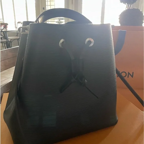 Louis Vuitton. Blk NeoNoe MM Epi. Mint, original box, - Picture 8 of 16